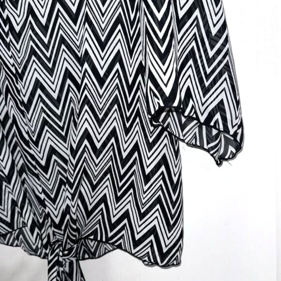 Chevron Print Womens Blouse By Etched 3X Black & White Loose Fit V-Neck 3/4 Slee - Picture 4 of 6